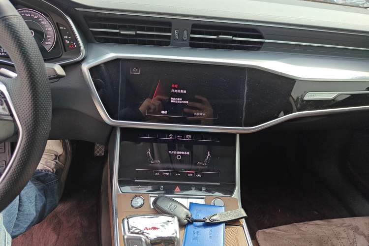 Used Audi A7L 2024 45 TFSI Luxury Edition Audio And AC Panel