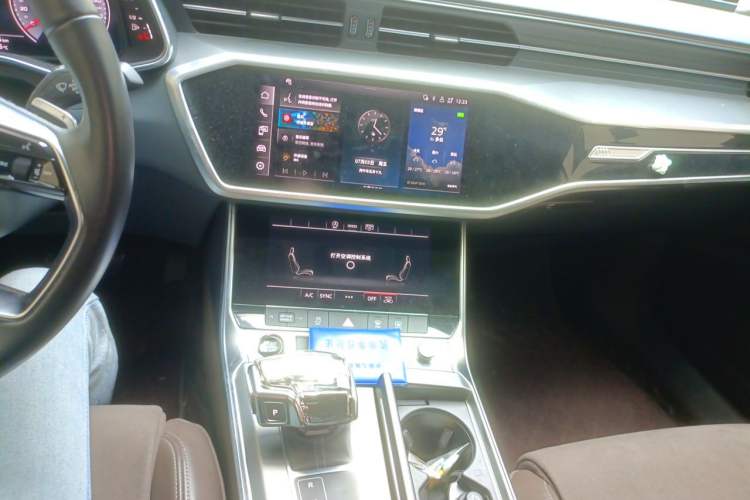 Used Audi A7L 2024 45TFSI S-line Dream-Building Edition Flow Crystal Package Audio And AC Panel