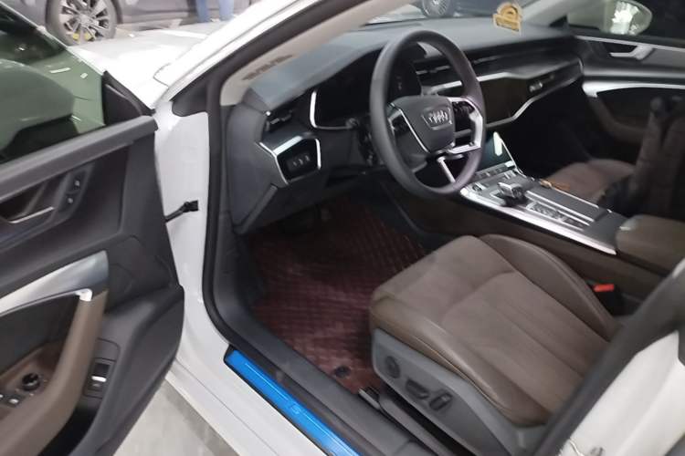 Used Audi A7L 2024 45TFSI S-line Dream-Building Edition Flow Crystal Package Driver Seat