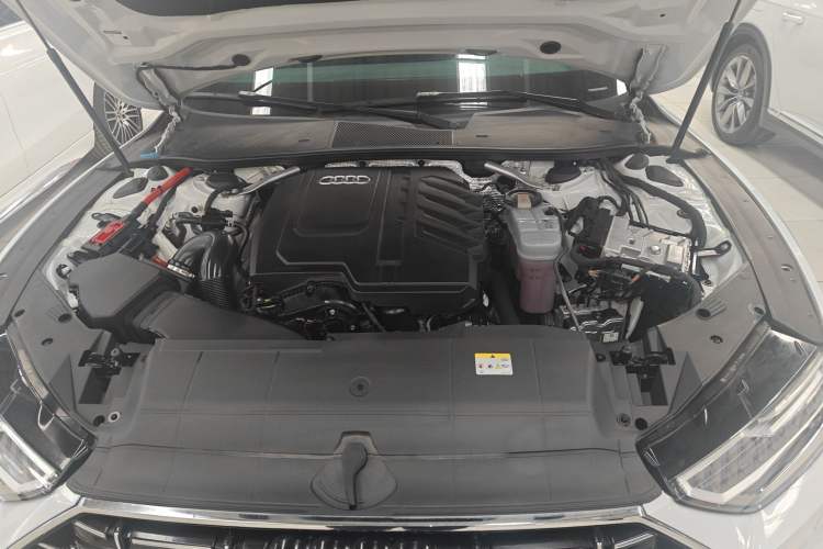 Used Audi A7L 2024 45TFSI quattro S-line Visionary Edition Flow Crystal Package Engine Bay