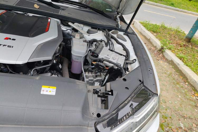 Used Audi A7L 2024 45 TFSI quattro Luxury Edition Engine Bay Left
