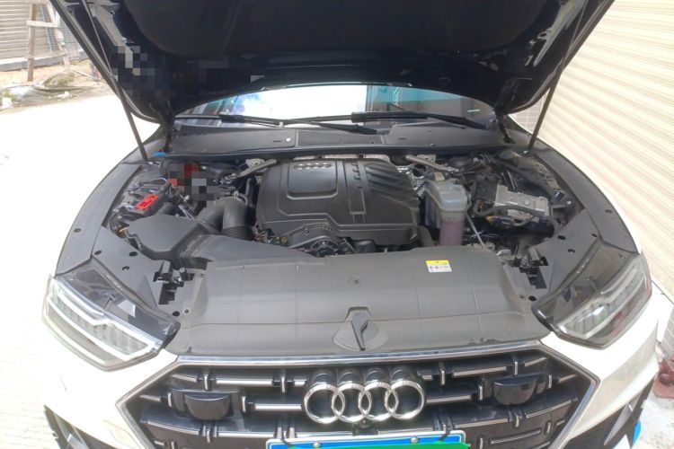 Used Audi A7L 2024 45TFSI S-line Dream-Building Edition Flow Crystal Package Engine Bay