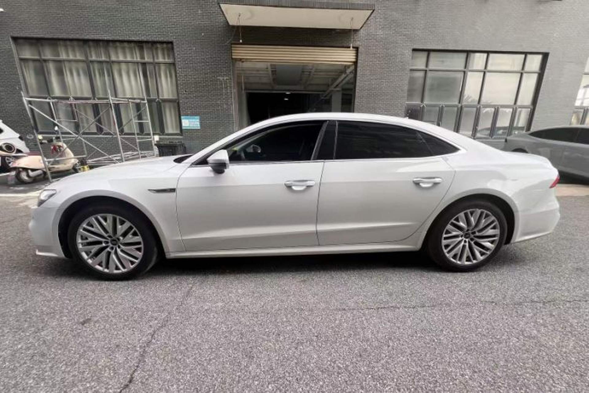 Used Audi A7L 2024 45TFSI S-line Dream-Building Edition Flow Crystal Package Exterior 2