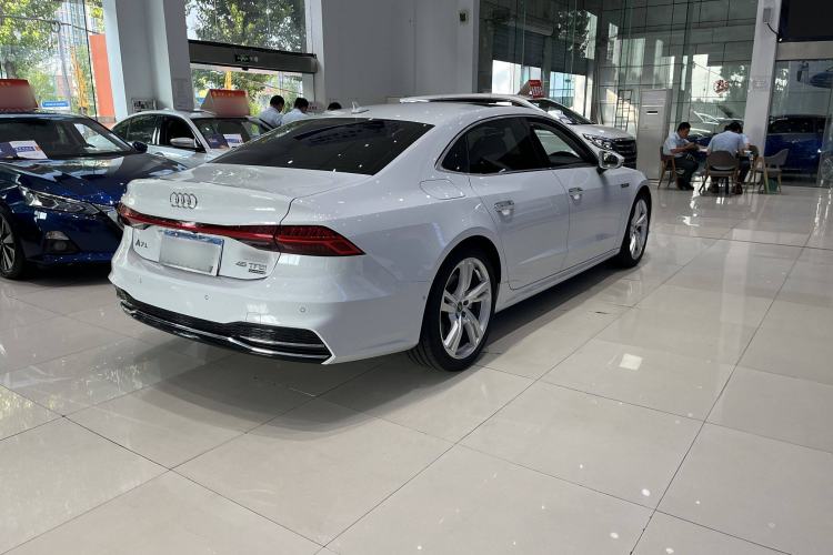 Used Audi A7L 2024 45TFSI quattro S-line Visionary Edition Flow Crystal Package Exterior 5