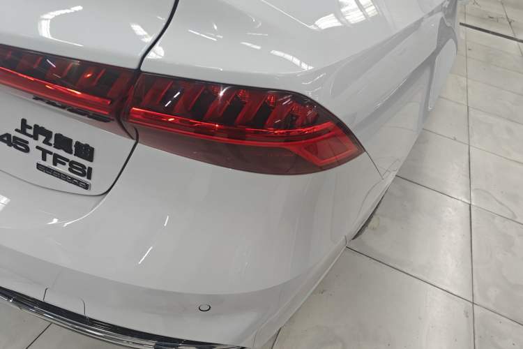 Used Audi A7L 2024 45TFSI quattro S-line Visionary Edition Flow Crystal Package Exterior 6