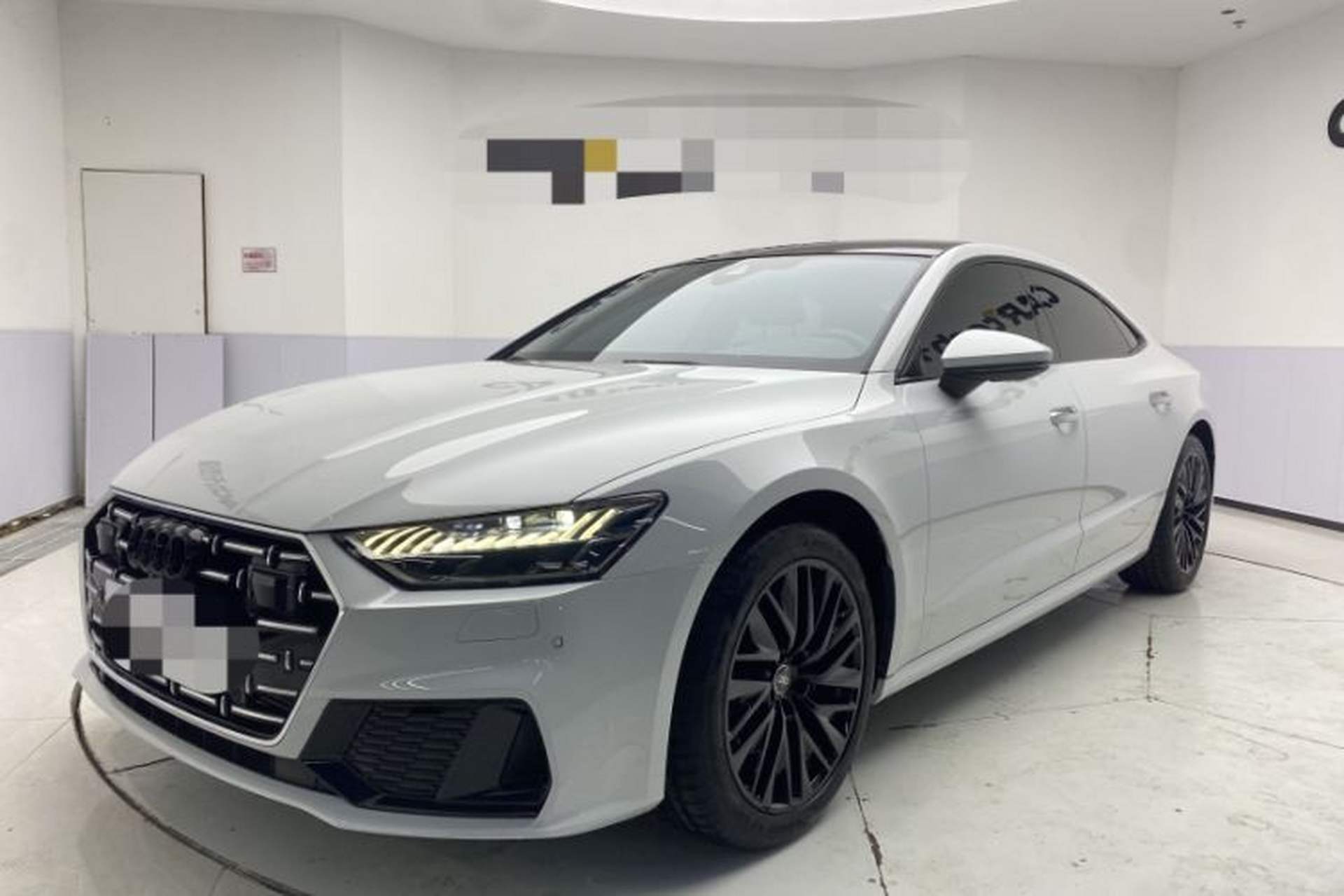 Used Audi A7L 2024 45TFSI S-line Dream-Building Edition Flow Crystal Package Front Left 45 Deg