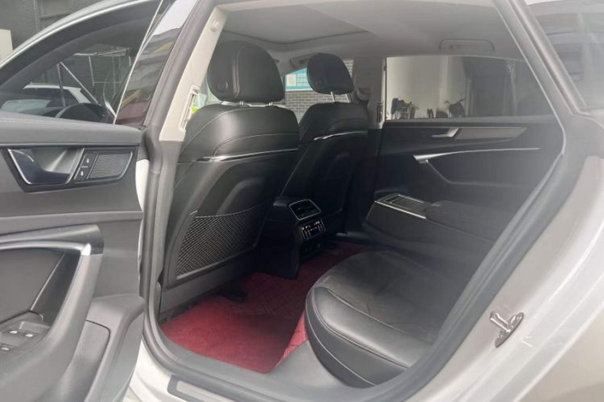 Used Audi A7L 2024 45TFSI S-line Dream-Building Edition Flow Crystal Package Interior 1