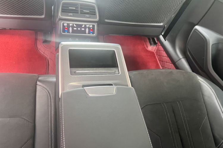 Used Audi A7L 2024 45TFSI S-line Dream-Building Edition Flow Crystal Package Interior 2