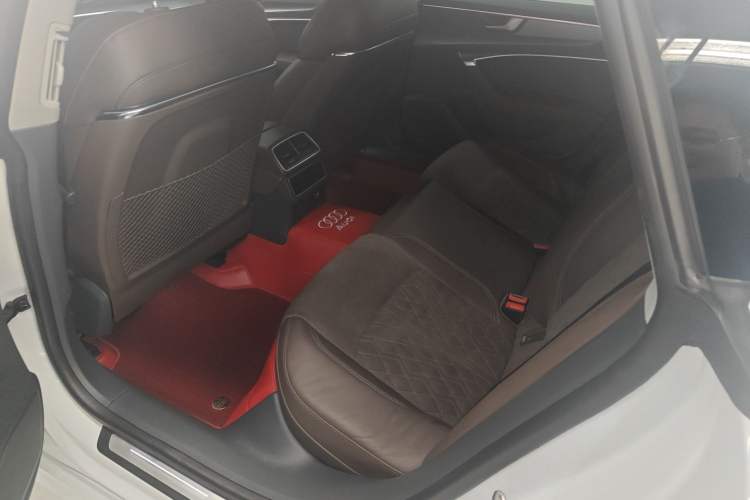 Used Audi A7L 2024 45TFSI quattro S-line Visionary Edition Flow Crystal Package Interior 4