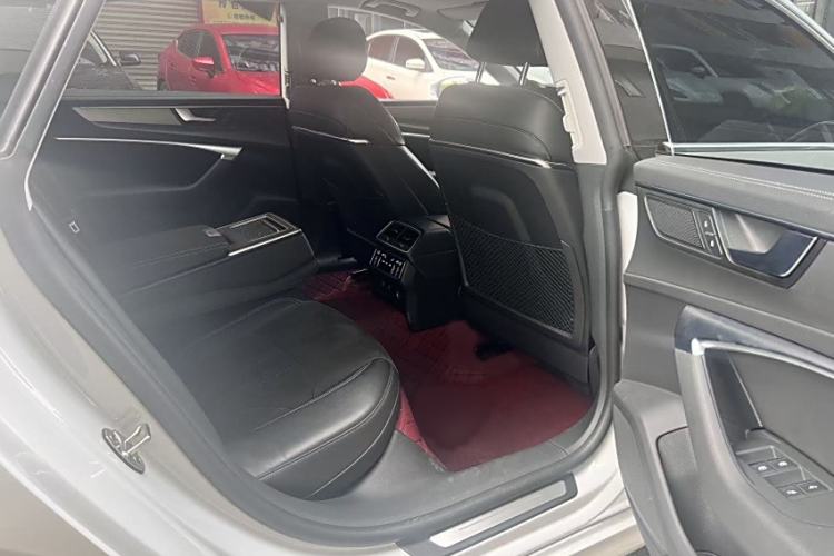 Used Audi A7L 2024 45TFSI S-line Dream-Building Edition Flow Crystal Package Interior 5