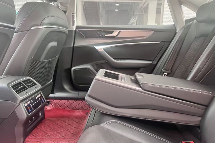 Used Audi A7L 2024 45TFSI S-line Dream-Building Edition Flow Crystal Package Interior 6