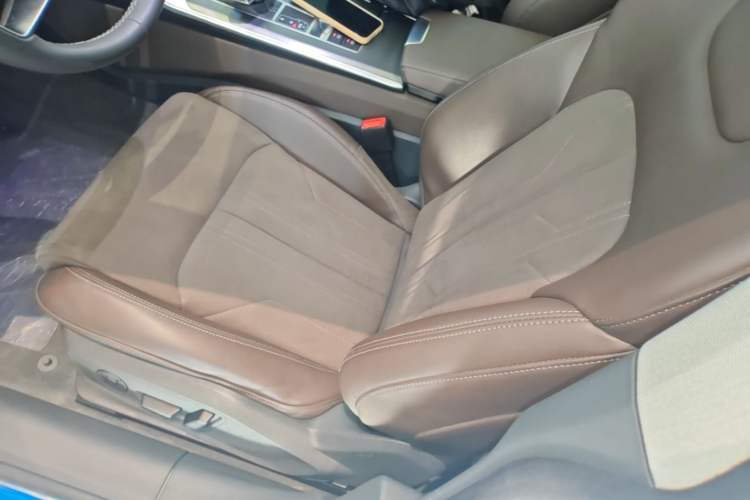 Used Audi A7L 2024 45TFSI S-line Dream-Building Edition Flow Crystal Package Left Front Seat