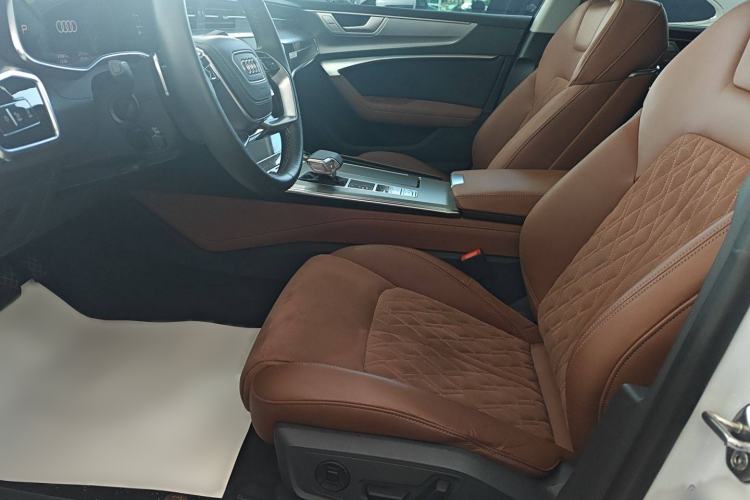 Used Audi A7L 2024 45 TFSI quattro Luxury Edition Left Front Seat