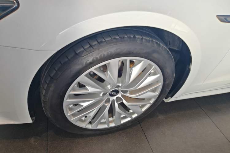 Used Audi A7L 2024 45TFSI S-line Dream-Building Edition Flow Crystal Package Left Front Wheel Hub