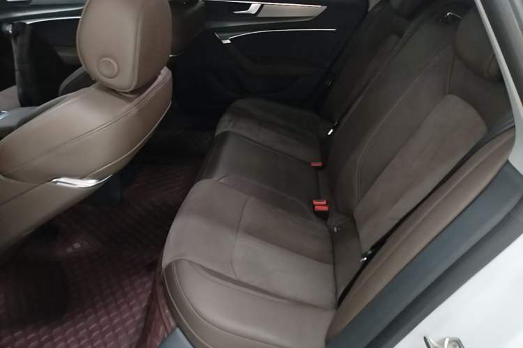 Used Audi A7L 2024 45TFSI S-line Dream-Building Edition Flow Crystal Package Left Rear Seat