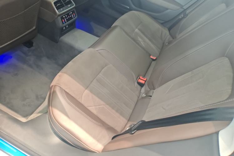 Used Audi A7L 2024 45TFSI S-line Dream-Building Edition Flow Crystal Package Left Rear Seat