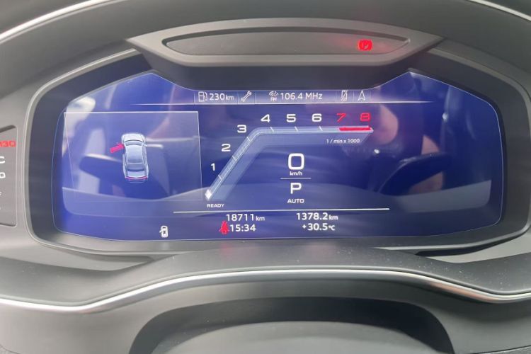 Used Audi A7L 2024 45TFSI S-line Dream-Building Edition Flow Crystal Package Odometer Close Up