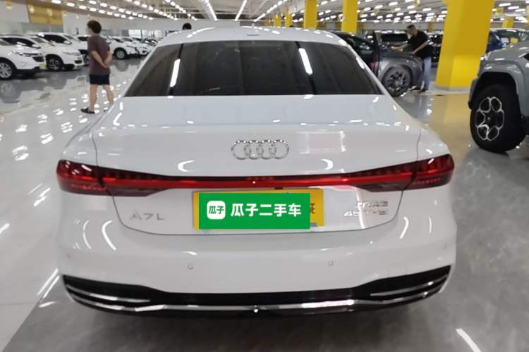 Used Audi A7L 2024 45TFSI S-line Dream-Building Edition Flow Crystal Package Rear