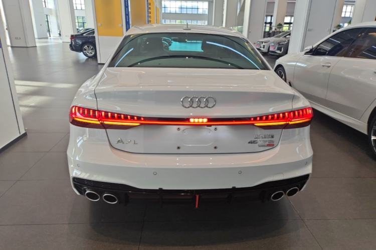 Used Audi A7L 2024 45TFSI S-line Dream-Building Edition Flow Crystal Package Rear