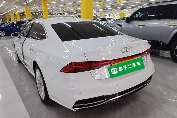 Used Audi A7L 2024 45TFSI S-line Dream-Building Edition Flow Crystal Package Rear Left 45 Deg