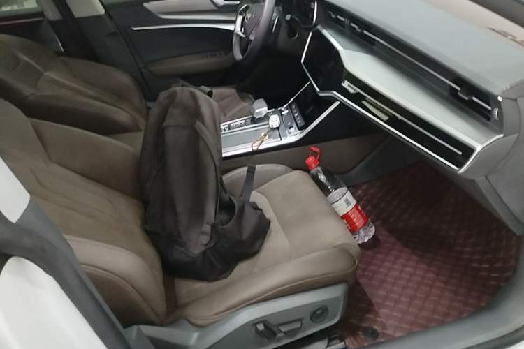 Used Audi A7L 2024 45TFSI S-line Dream-Building Edition Flow Crystal Package Right Front Seat