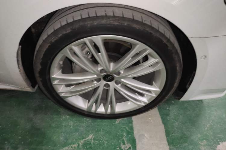 Used Audi A7L 2024 45 TFSI quattro Luxury Edition Right Front Wheel Hub