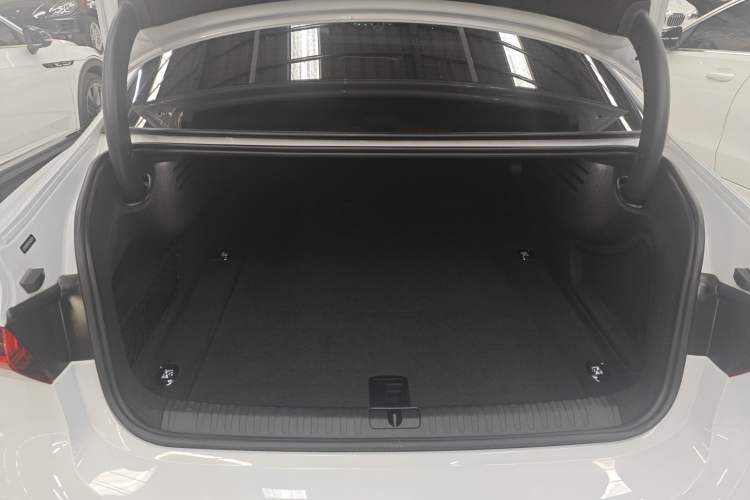 Used Audi A7L 2024 45TFSI quattro S-line Visionary Edition Flow Crystal Package Trunk