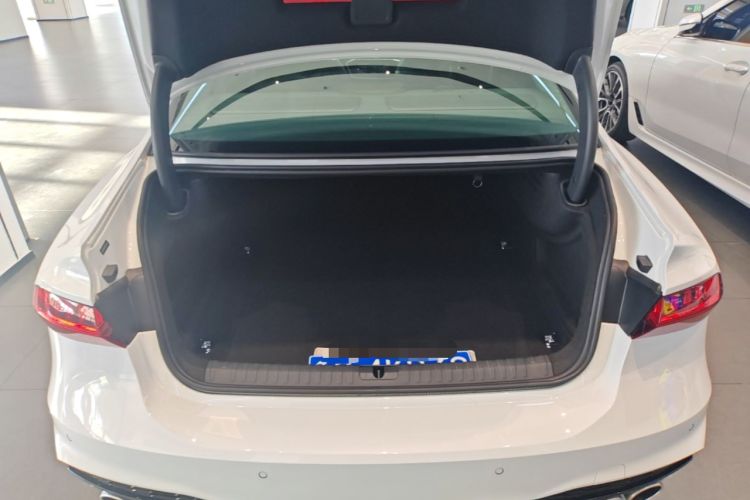Used Audi A7L 2024 45TFSI S-line Dream-Building Edition Flow Crystal Package Trunk