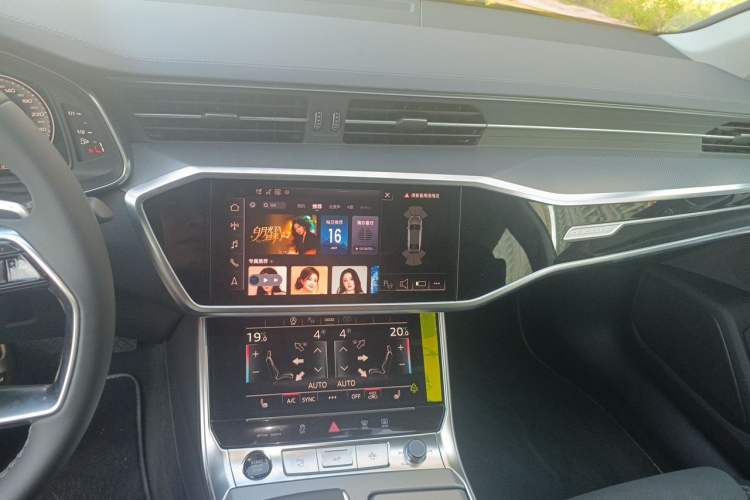 Used Audi A7L 2025 45 TFSI quattro Luxury Edition Audio And AC Panel