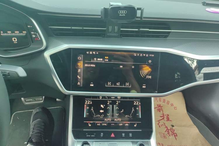 Used Audi A7L 2025 45 TFSI quattro Black Warrior Edition Audio And AC Panel
