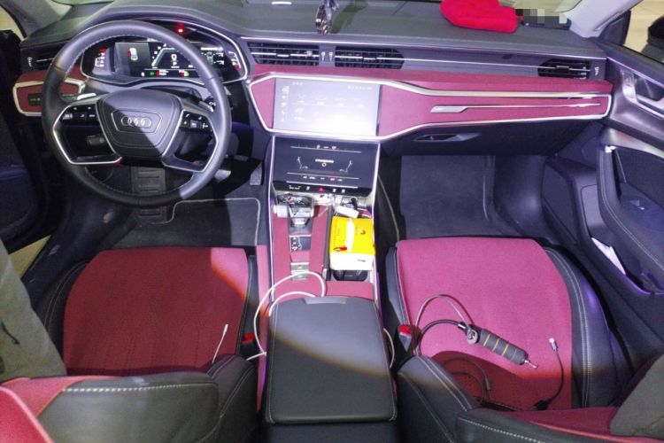 Used Audi A7L 2025 45 TFSI Luxury Edition Audio And AC Panel