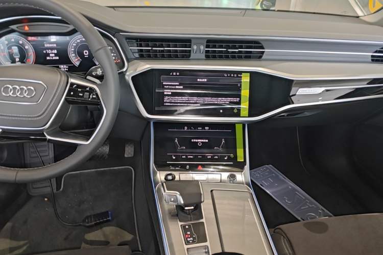 Used Audi A7L 2025 45 TFSI quattro Luxury Edition Audio And AC Panel