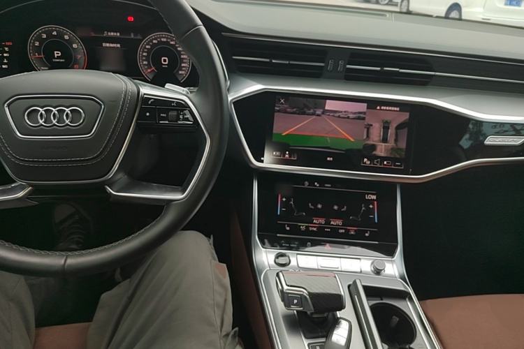 Used Audi A7L 2025 45 TFSI quattro Luxury Edition Center Console