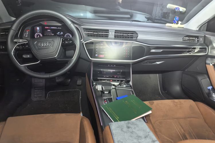 Used Audi A7L 2025 45 TFSI Luxury Edition Center Console
