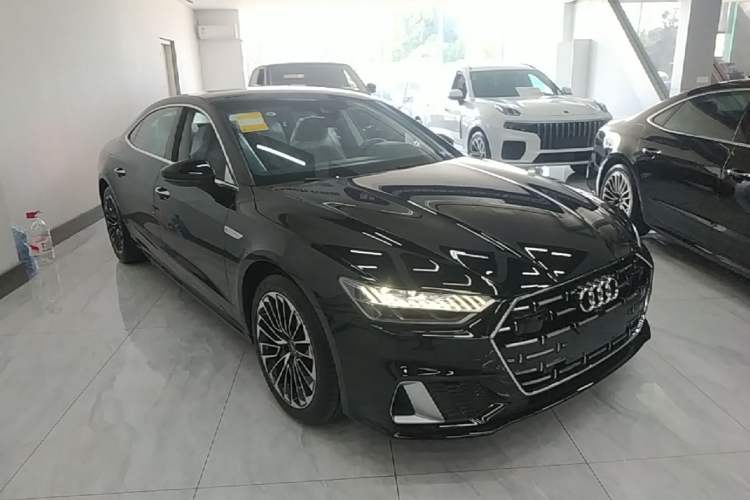 Used Audi A7L 2025 45 TFSI Luxury Edition Front Right 45 Deg