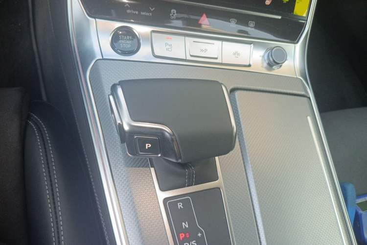 Used Audi A7L 2025 45 TFSI quattro Luxury Edition Gear Lever