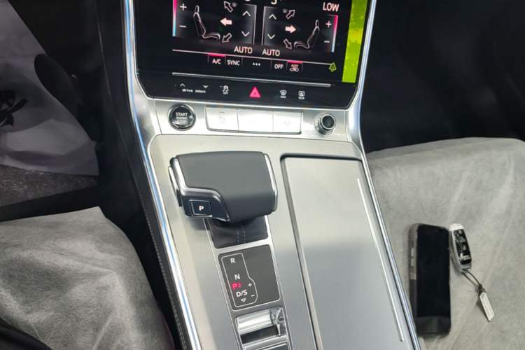 Used Audi A7L 2025 45 TFSI Luxury Edition Gear Lever