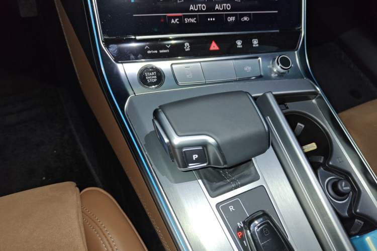 Used Audi A7L 2025 45 TFSI Luxury Edition Gear Lever