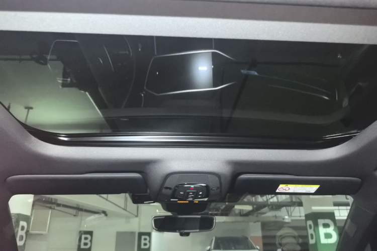 Used Audi A7L 2025 45 TFSI quattro Black Warrior Edition Headliner