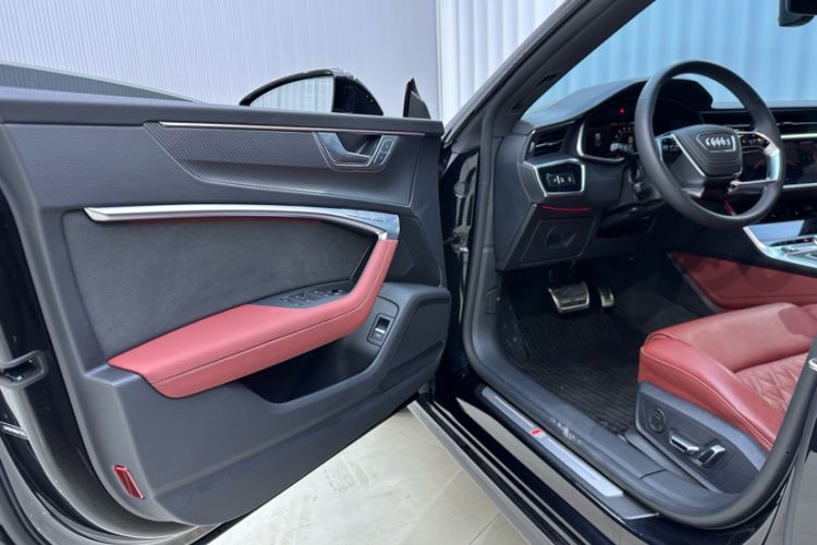 Used Audi A7L 2025 45 TFSI quattro Black Warrior Edition Interior 4