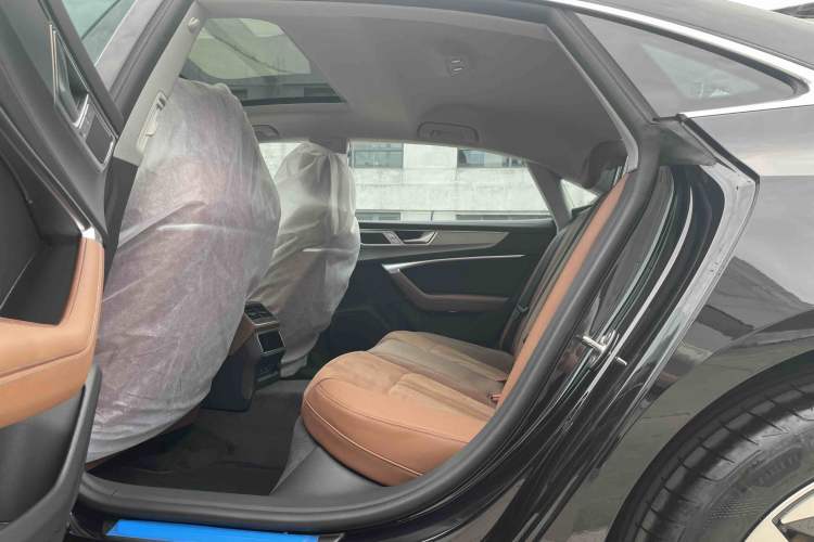 Used Audi A7L 2025 45 TFSI Luxury Edition Interior 4