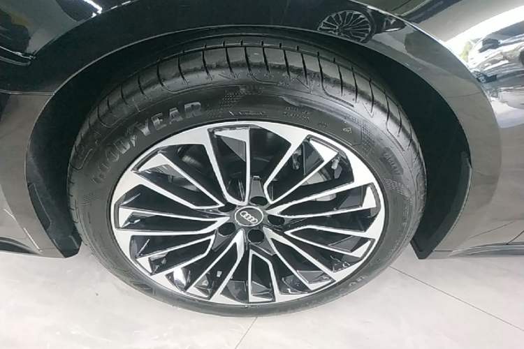 Used Audi A7L 2025 45 TFSI Luxury Edition Left Front Wheel Hub