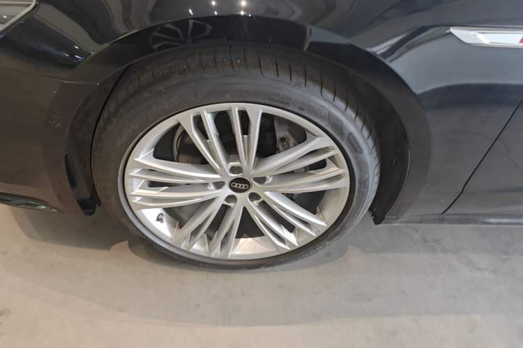 Used Audi A7L 2025 45 TFSI quattro Luxury Edition Left Front Wheel Hub