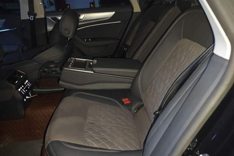 Used Audi A7L 2025 45 TFSI quattro Luxury Edition Left Rear Seat