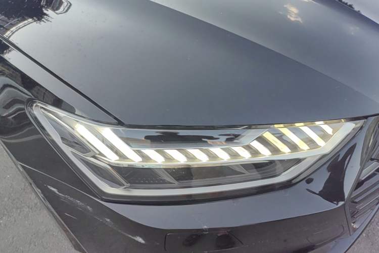 Used Audi A7L 2025 45 TFSI quattro Black Warrior Edition Right Front Headlight