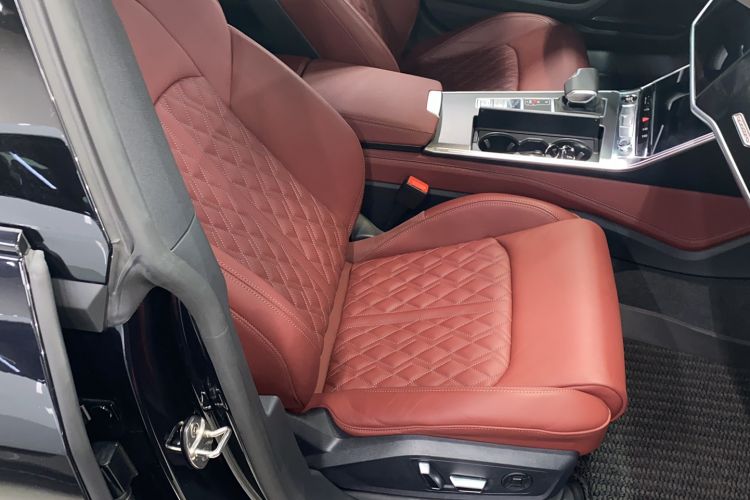 Used Audi A7L 2025 45 TFSI quattro Black Warrior Edition Right Front Seat
