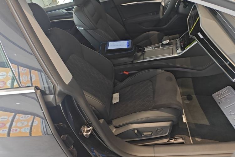 Used Audi A7L 2025 45 TFSI quattro Luxury Edition Right Front Seat