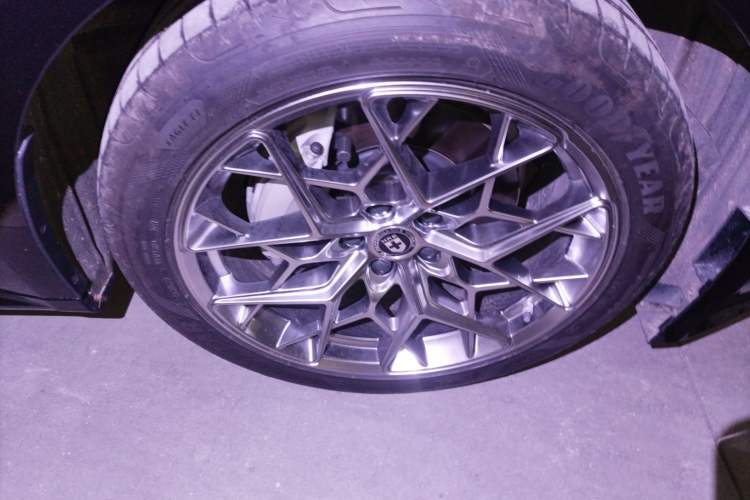Used Audi A7L 2025 45 TFSI Luxury Edition Right Front Wheel Hub