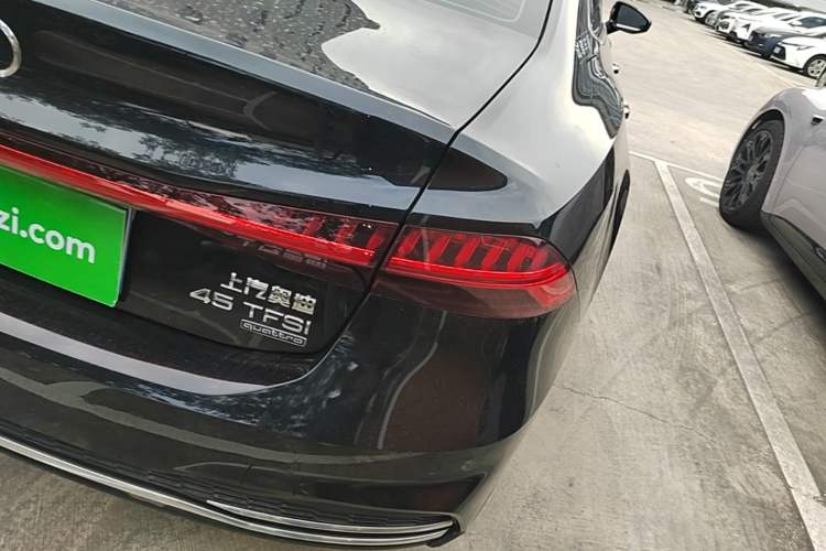 Used Audi A7L 2025 45 TFSI quattro Luxury Edition Right Rear Taillight
