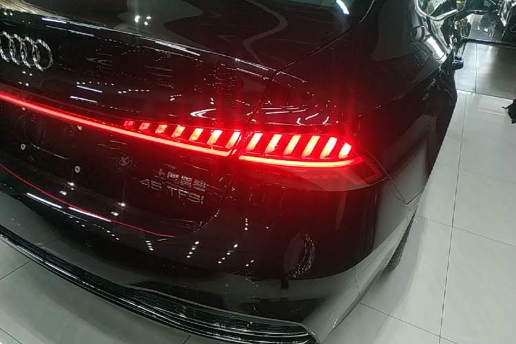 Used Audi A7L 2025 45 TFSI Luxury Edition Right Rear Taillight